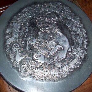 Vintage  “Designs by Metzke” Pewter Decorative Holiday Christmas Round Tin,dents